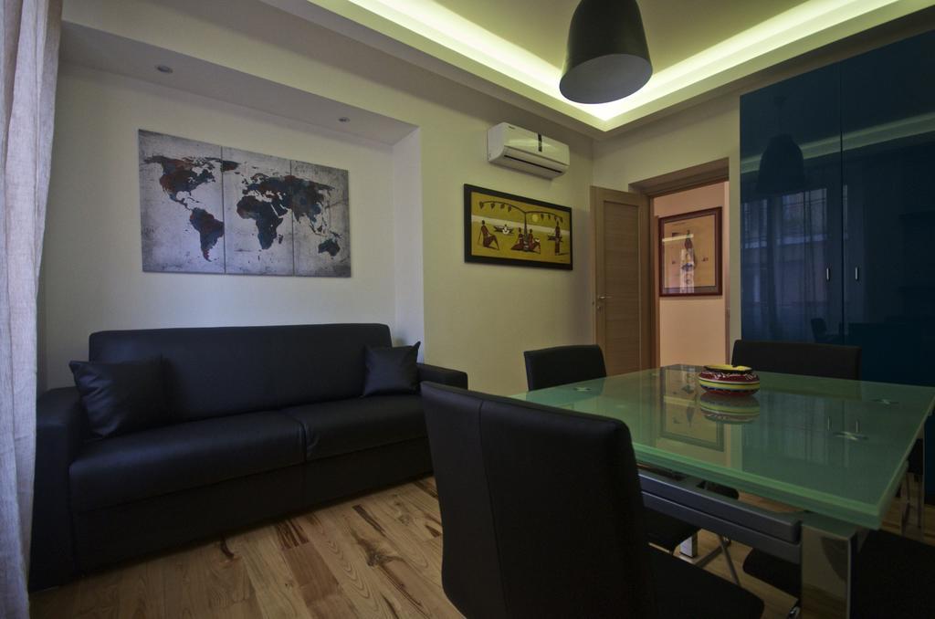 Piramide House Apartment Rome Bilik gambar